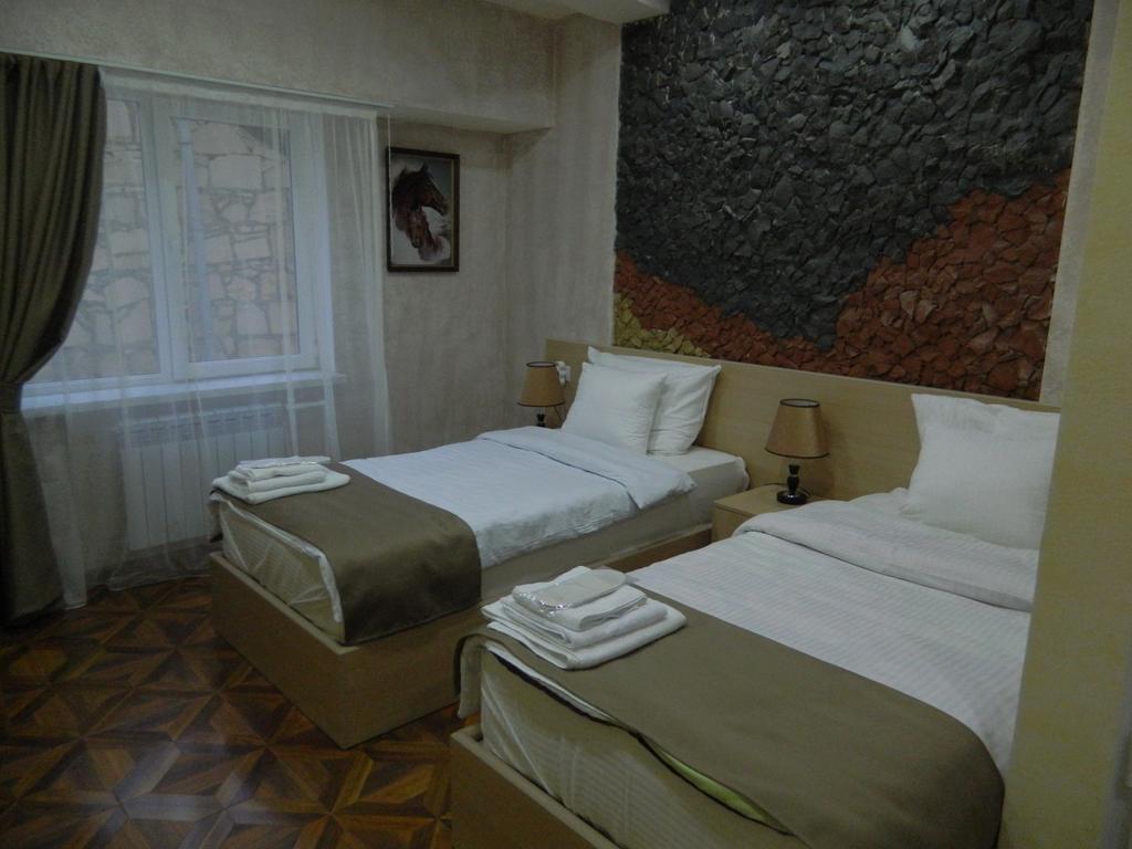 Gayane Hotel Alaverdi Buitenkant foto