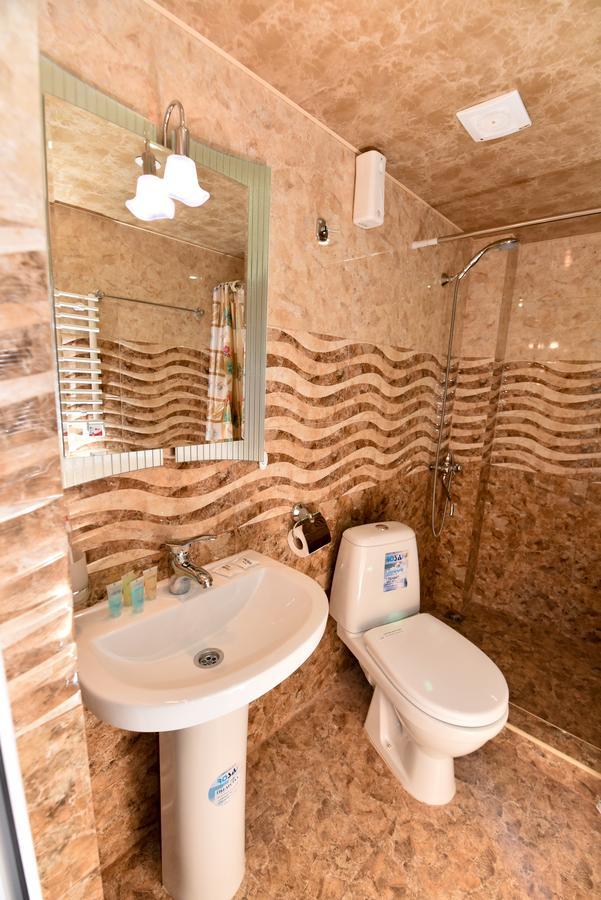 Gayane Hotel Alaverdi Buitenkant foto