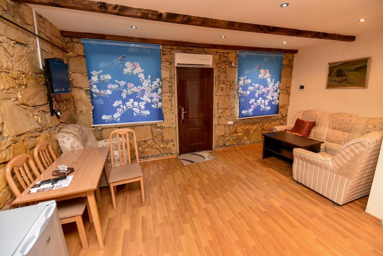 Gayane Hotel Alaverdi Buitenkant foto