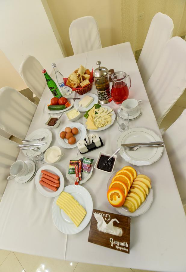 Gayane Hotel Alaverdi Buitenkant foto